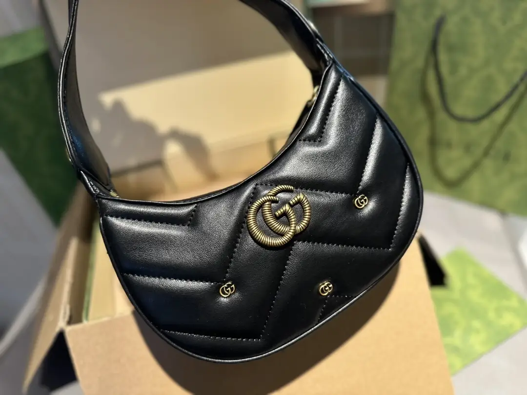 9122-60.8$-GUCCI gallery