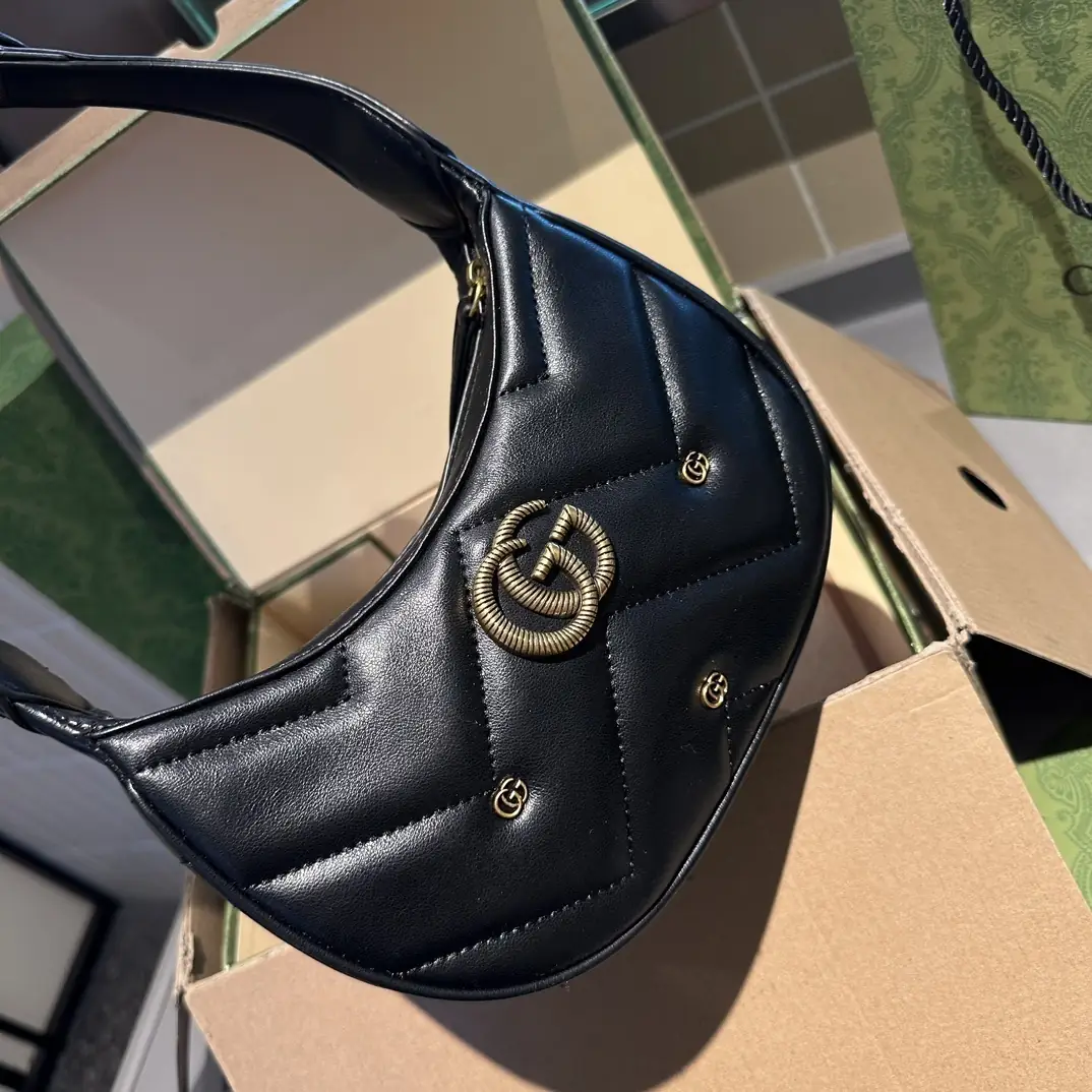 9122-60.8$-GUCCI gallery