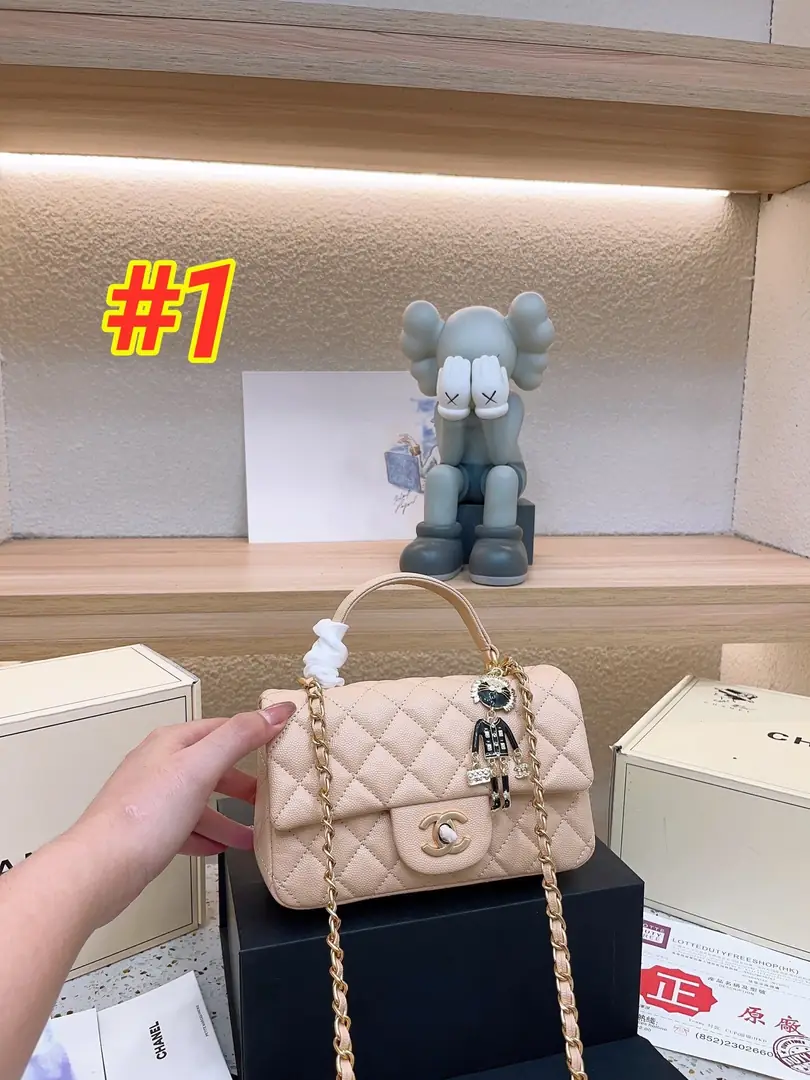 9132-60$-CHANEL gallery