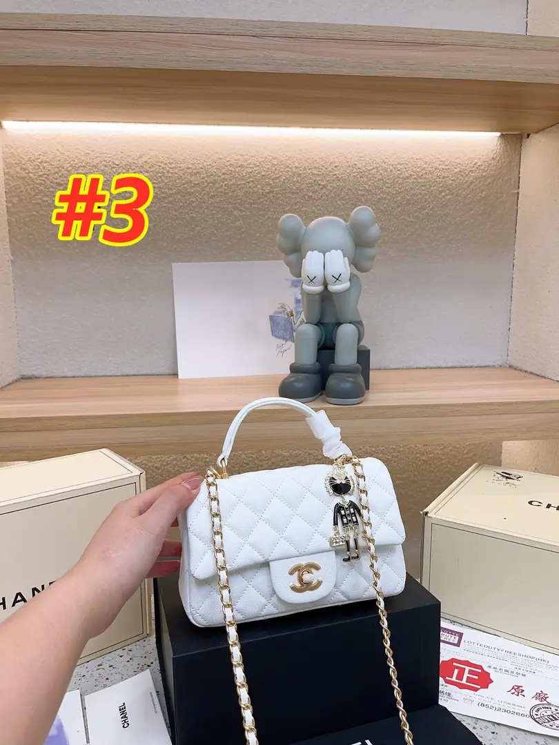 9132-60$-CHANEL gallery