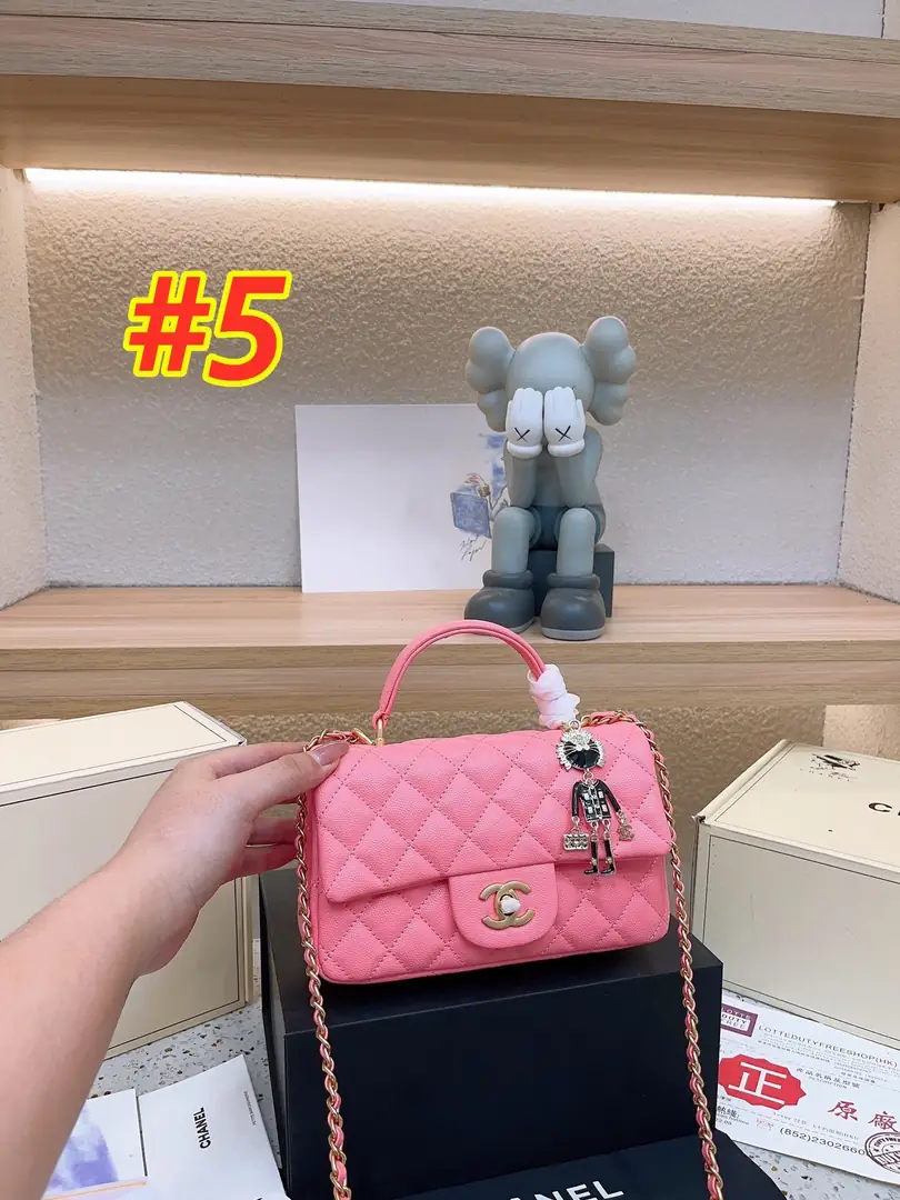 9132-60$-CHANEL gallery