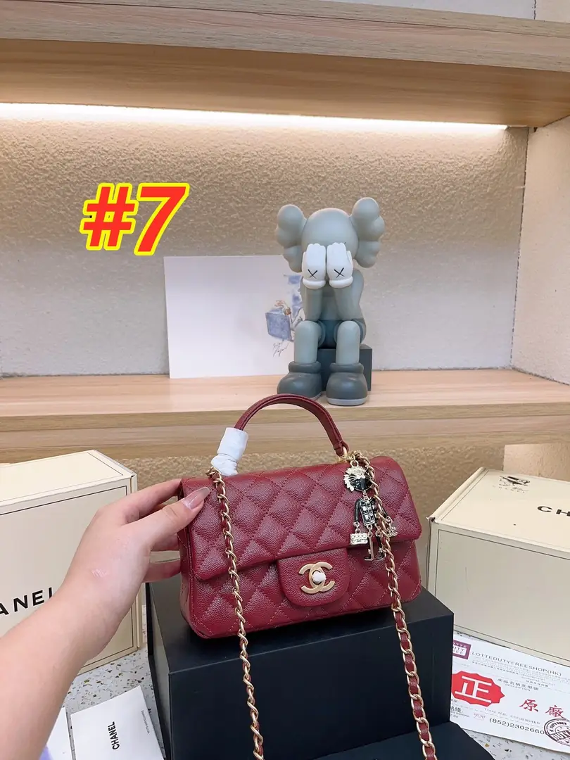 9132-60$-CHANEL gallery