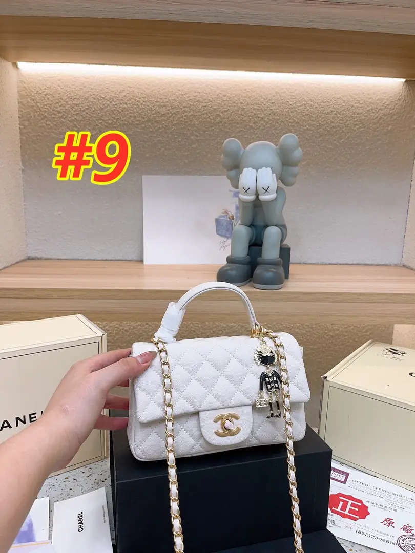 9132-60$-CHANEL gallery