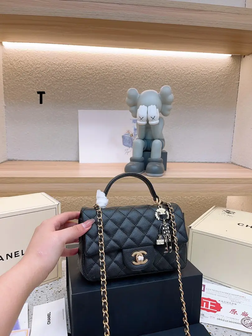 9132-60$-CHANEL gallery