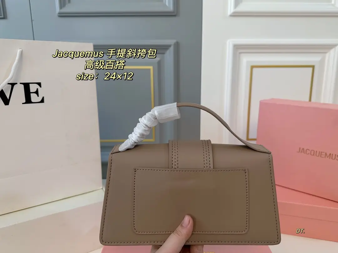 9146-57$-JACQUEMUS gallery