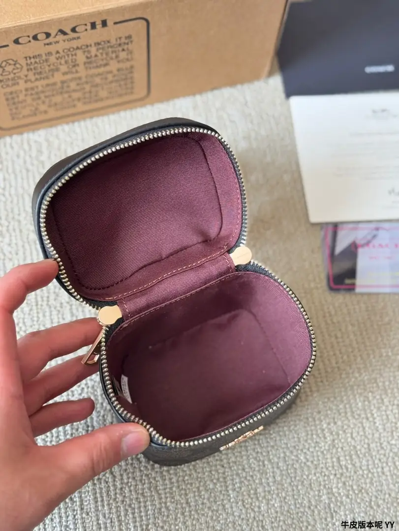 9175-62$-COACH gallery