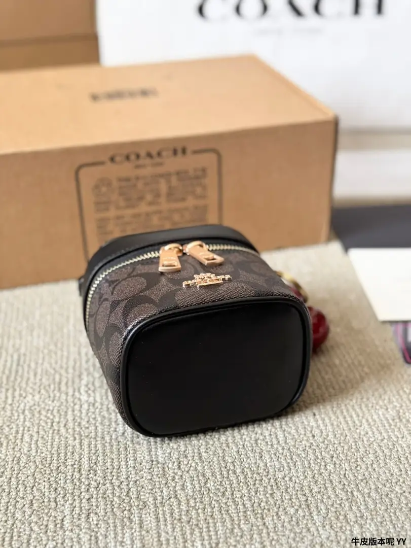 9175-62$-COACH gallery