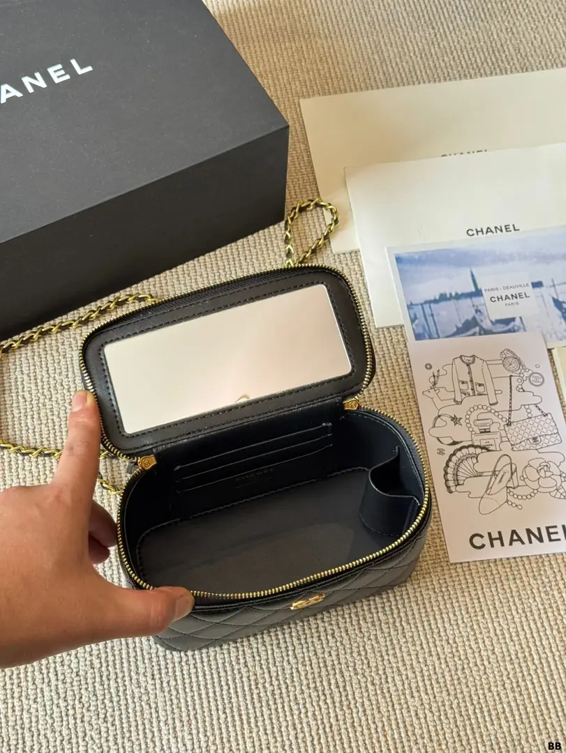 9229-62$-CHANEL gallery
