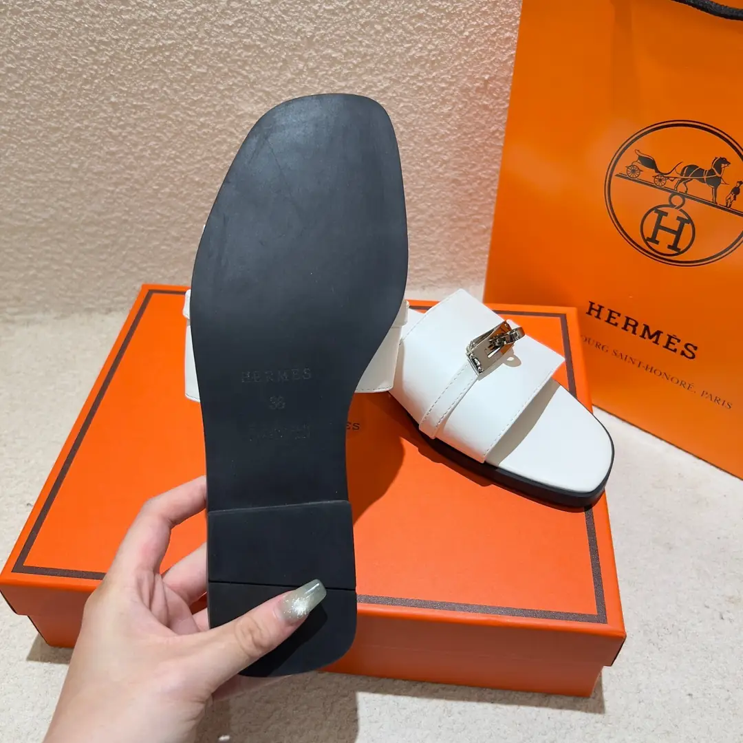 9237-53$-Herm è s gallery