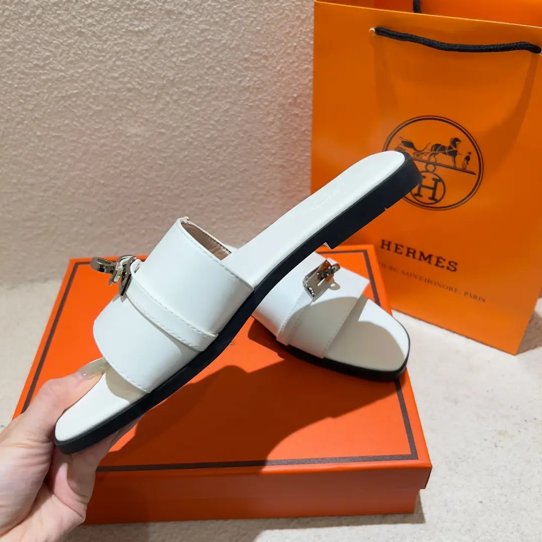 9237-53$-Herm è s gallery