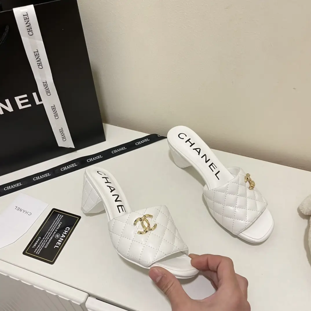 9323-52$-chanel gallery