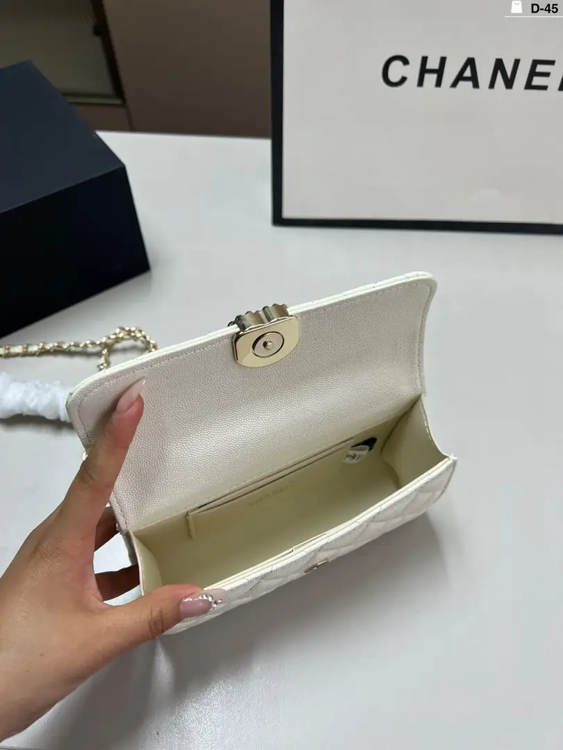 9334-58$-CHANEL gallery