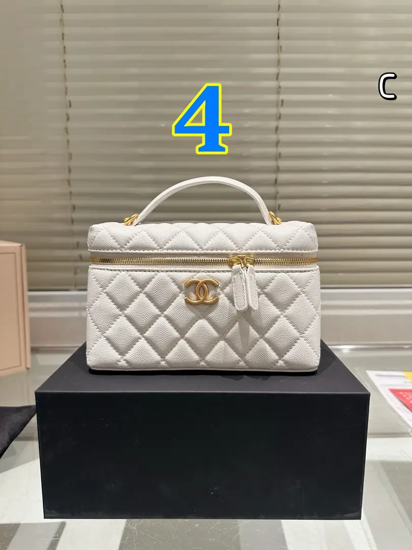 9360-59.99$-CHANEL-Golden logo gallery