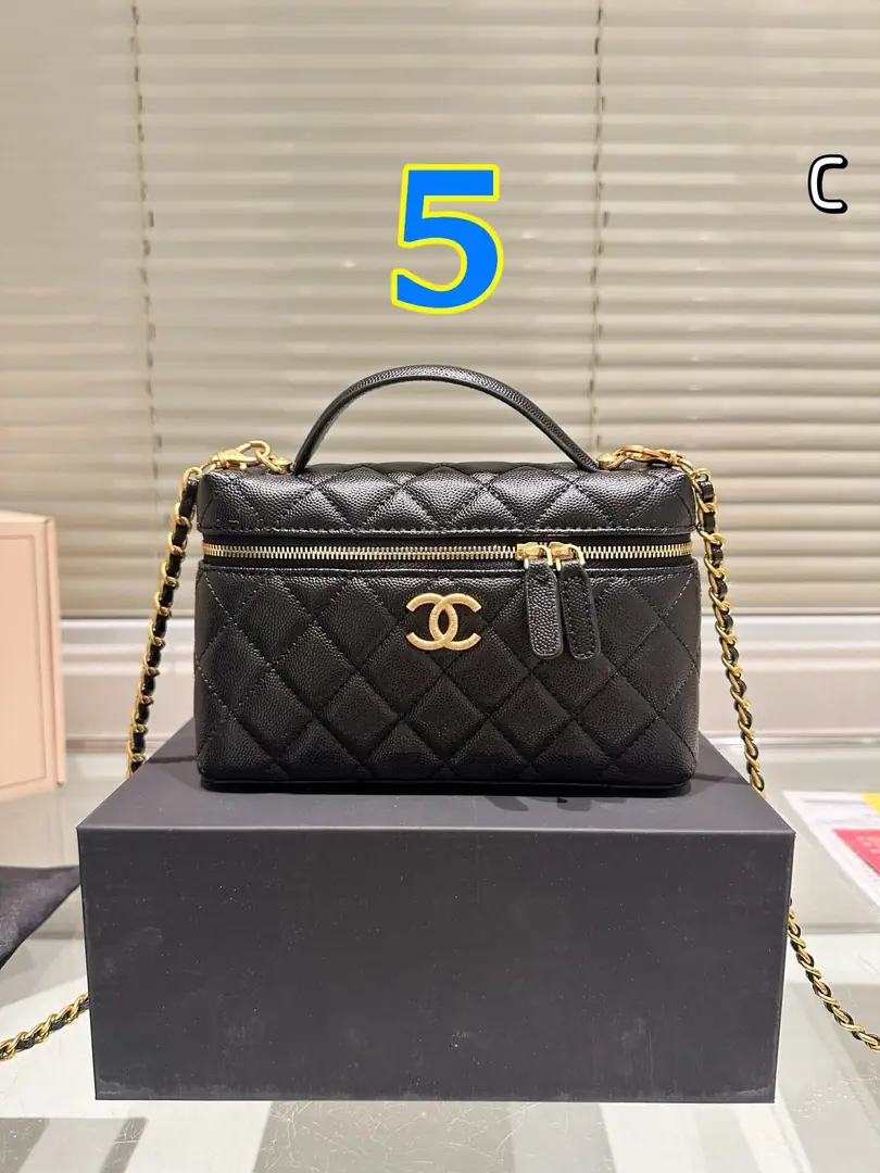 9360-59.99$-CHANEL-Golden logo gallery