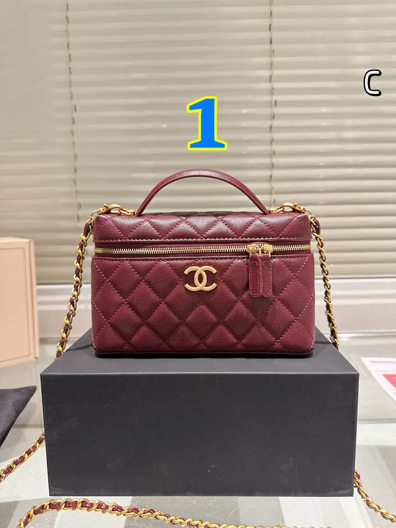 9360-59.99$-CHANEL-Golden logo gallery