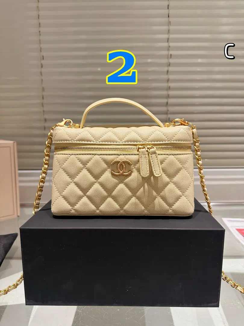 9360-59.99$-CHANEL-Golden logo gallery