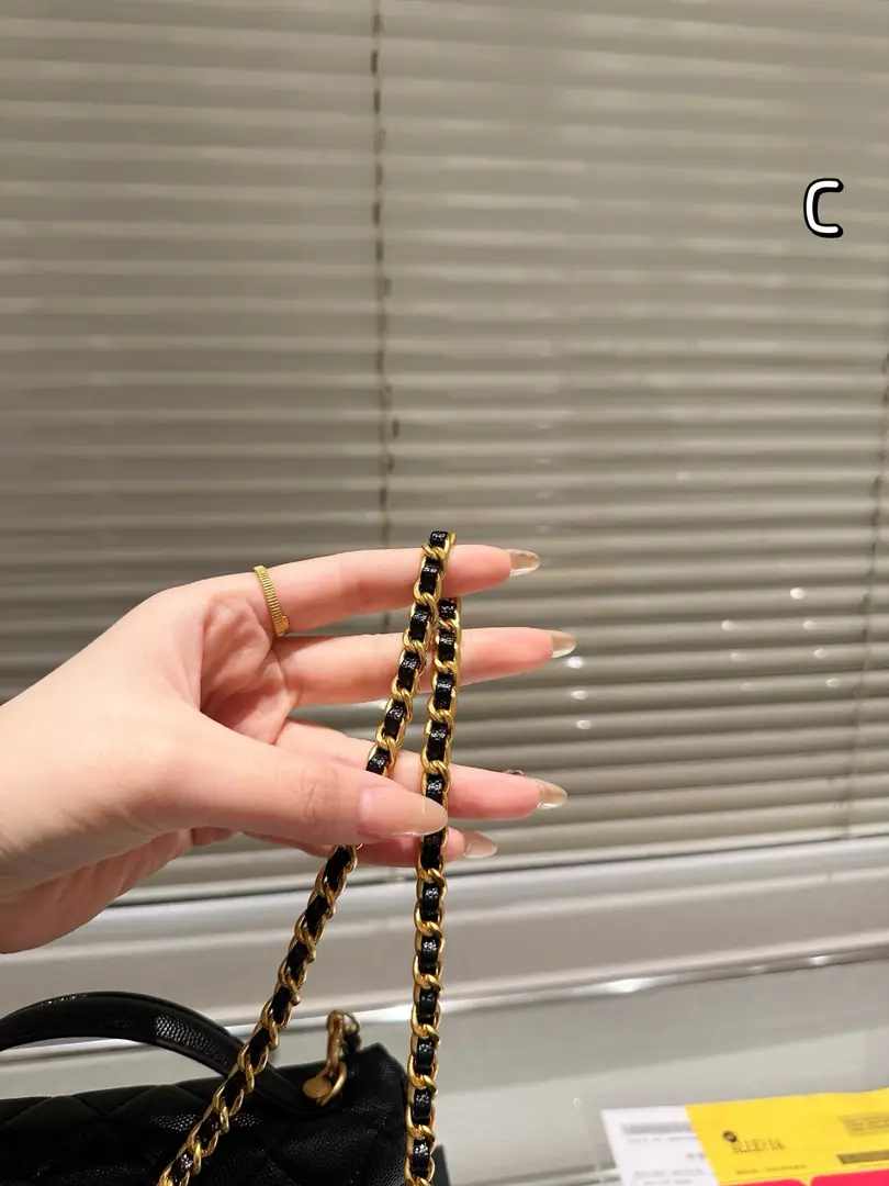 9360-59.99$-CHANEL-Golden logo gallery