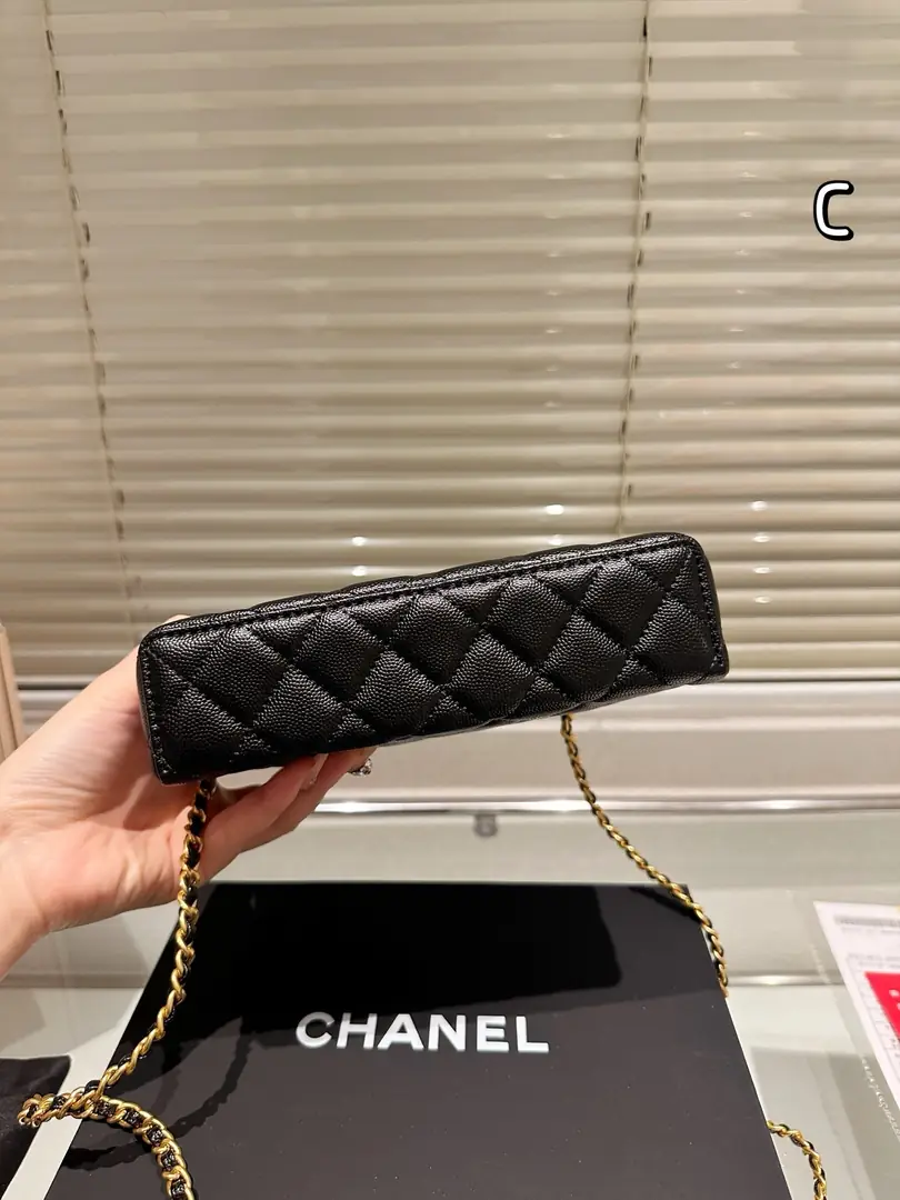 9360-59.99$-CHANEL-Golden logo gallery