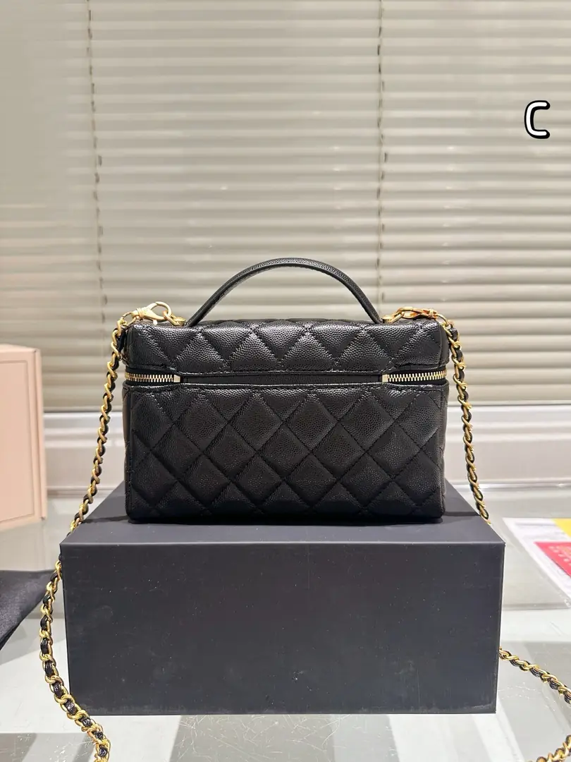 9360-59.99$-CHANEL-Golden logo gallery