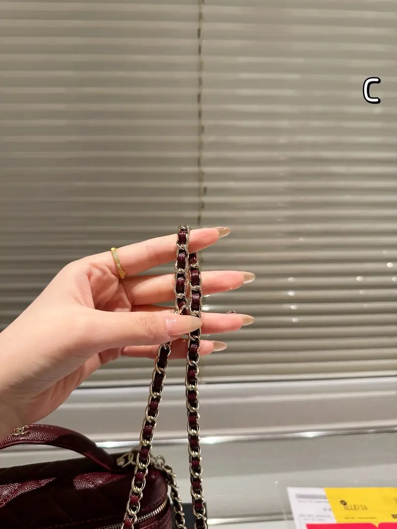 9361-59.99$-chanel-Silver logo gallery