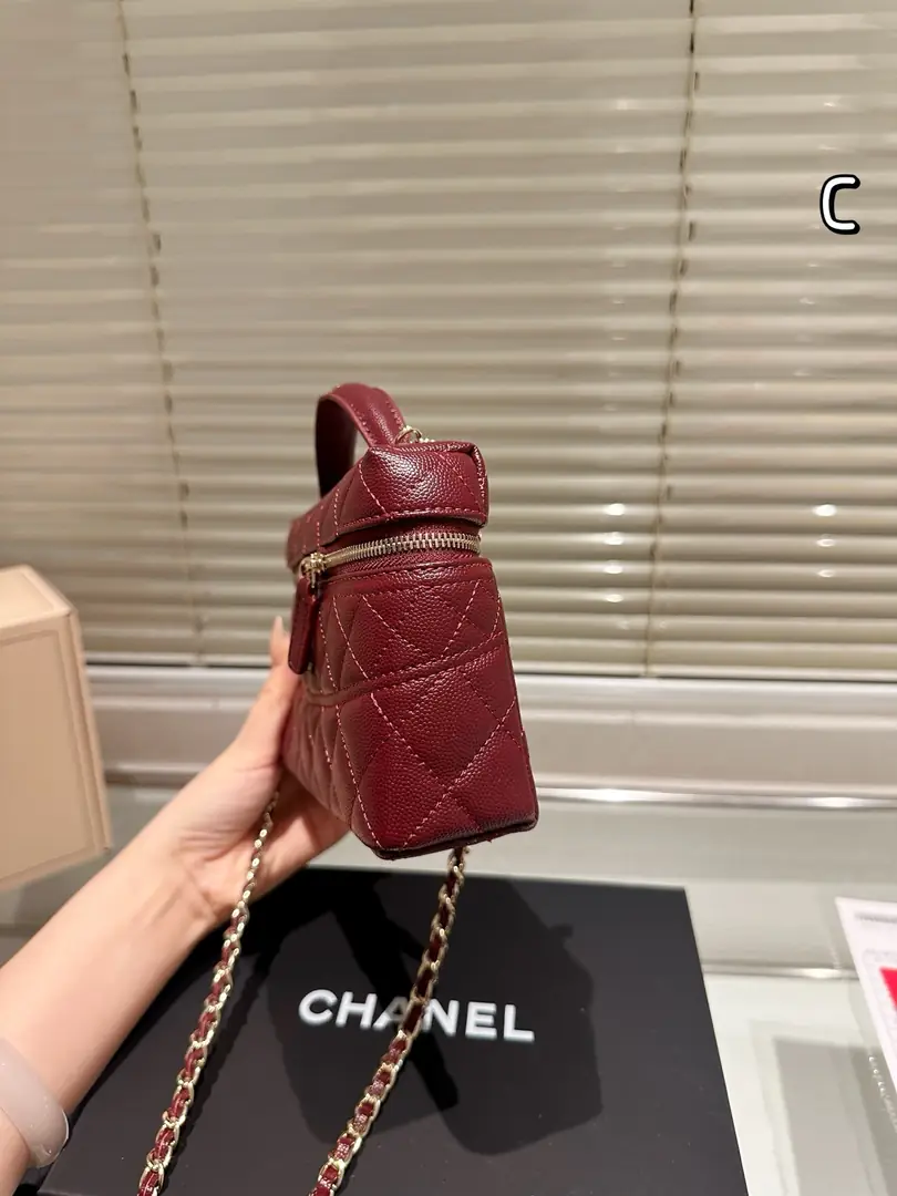 9361-59.99$-chanel-Silver logo gallery