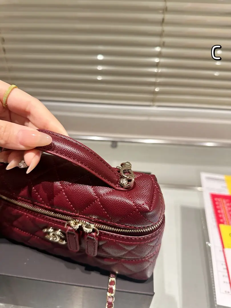 9361-59.99$-chanel-Silver logo gallery