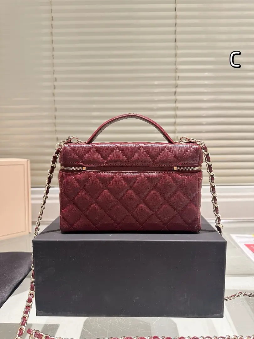 9361-59.99$-chanel-Silver logo gallery