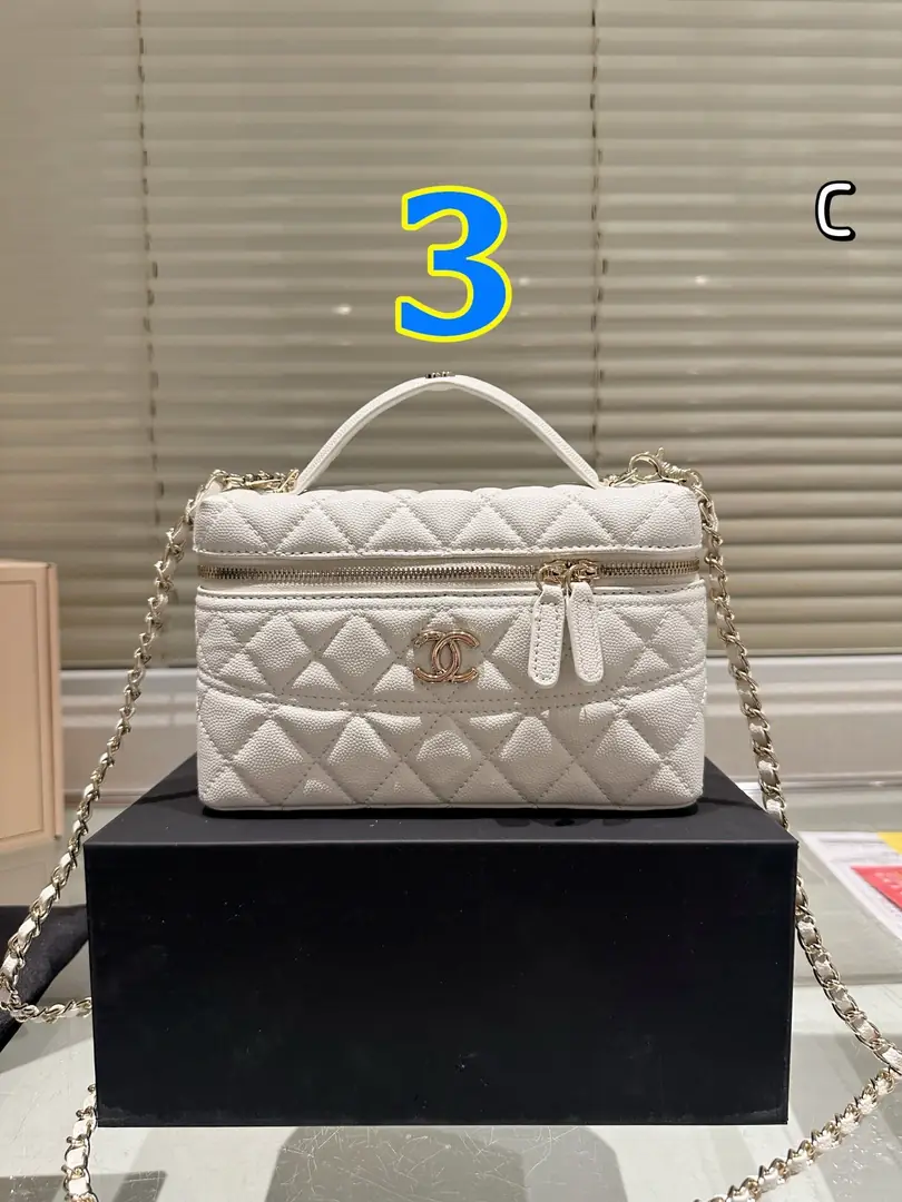 9361-59.99$-chanel-Silver logo gallery
