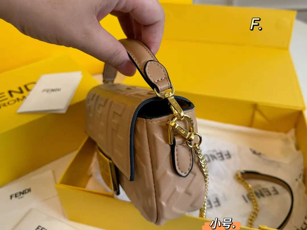 9432-57$-fendi gallery