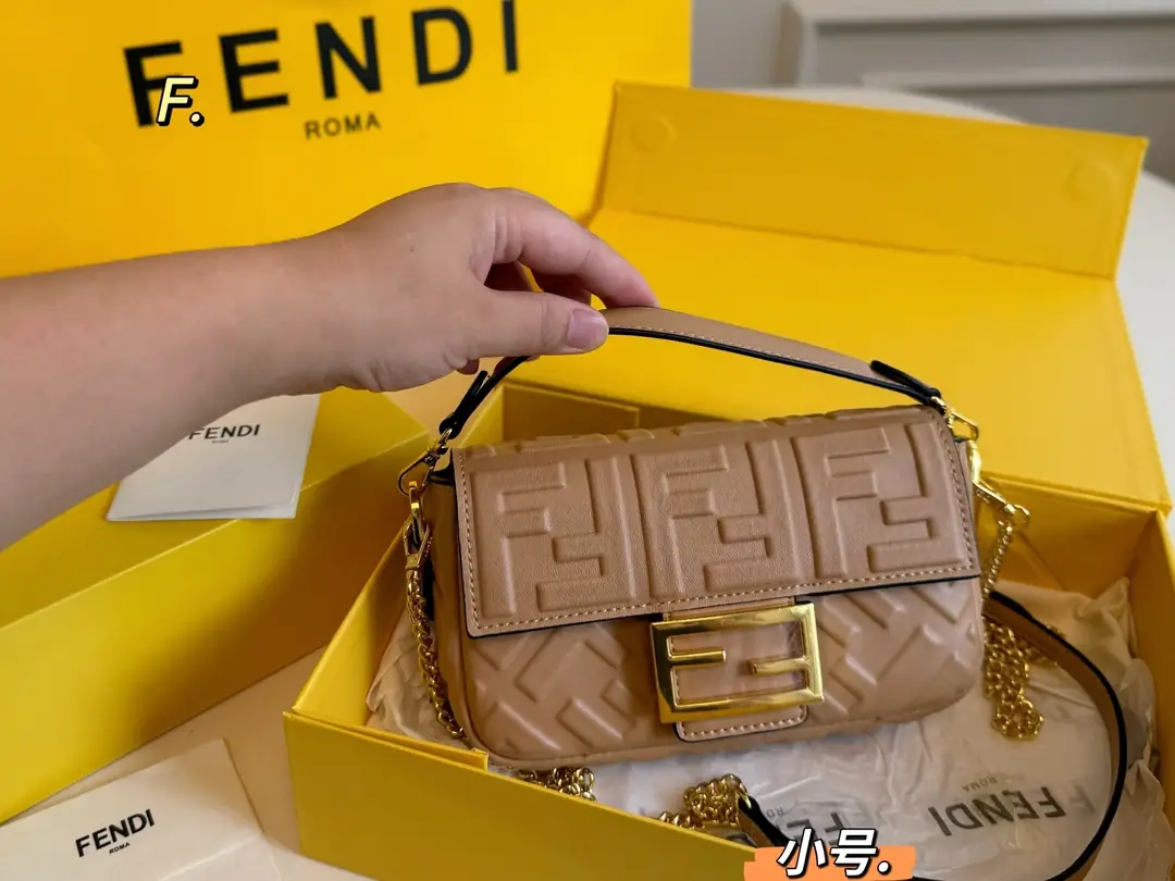 9432-57$-fendi gallery