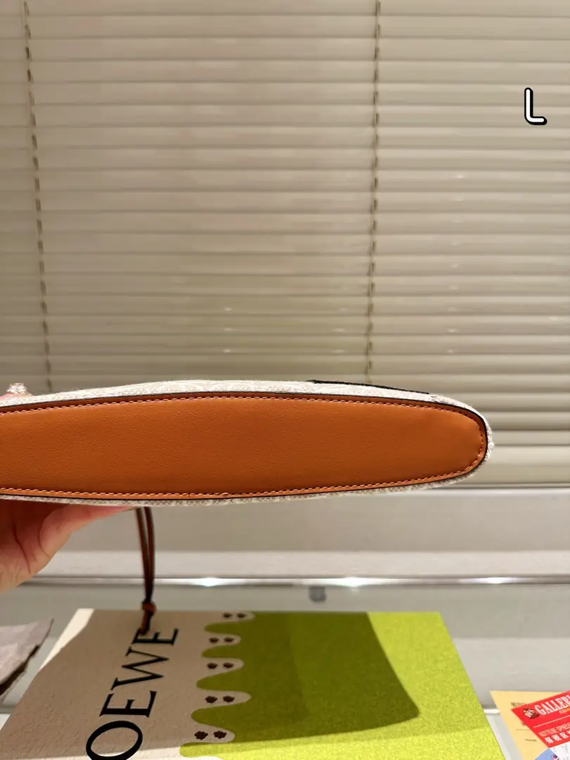 9452-55$-loewe gallery