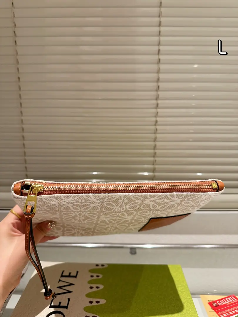 9452-55$-loewe gallery