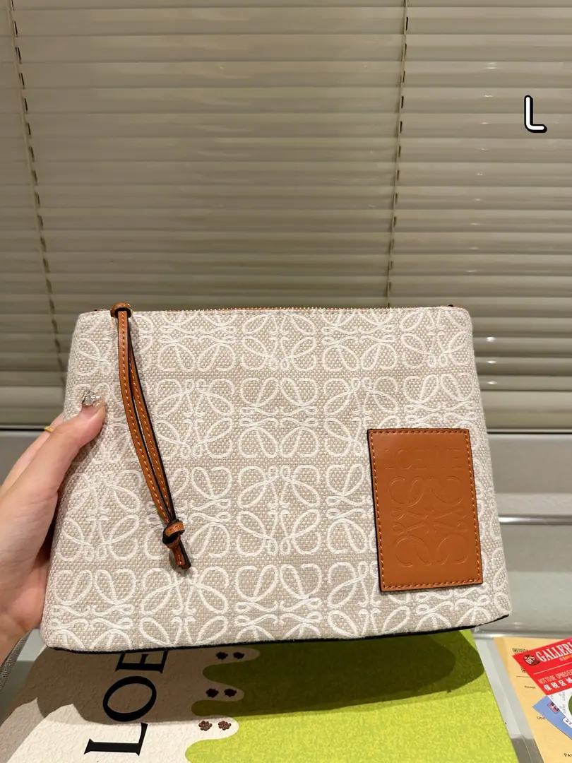 9452-55$-loewe gallery