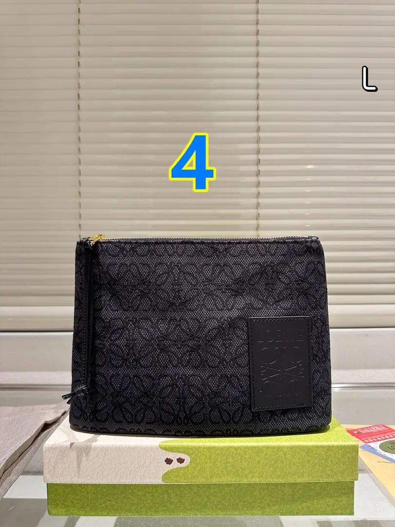 9452-55$-loewe gallery