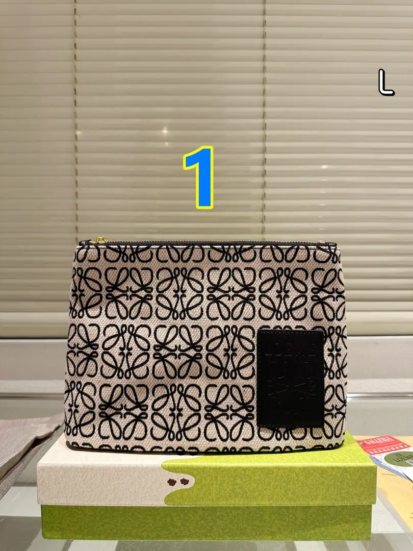 9452-55$-loewe gallery