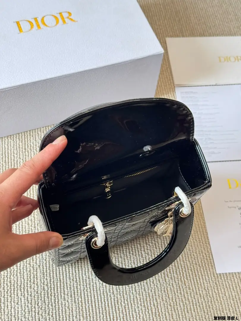 9456-75$-DIOR gallery