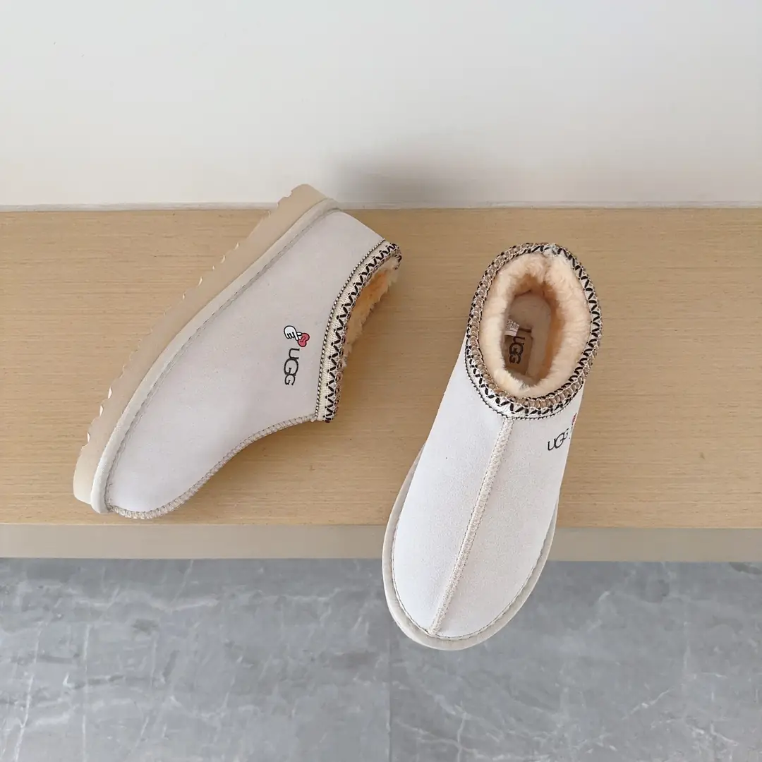 9475-52$-UGG gallery