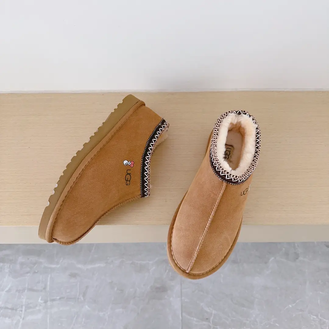 9475-52$-UGG gallery