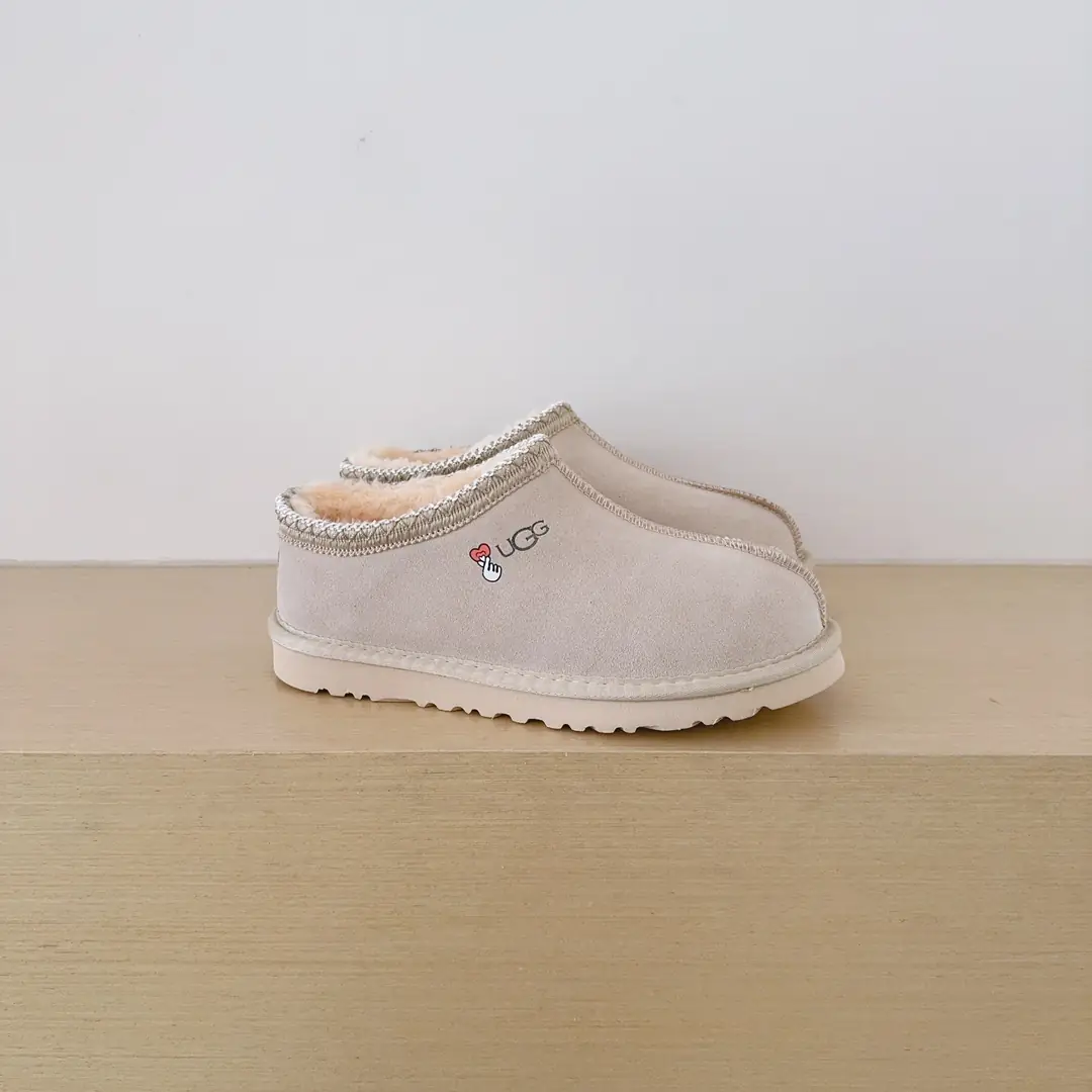 9475-52$-UGG gallery