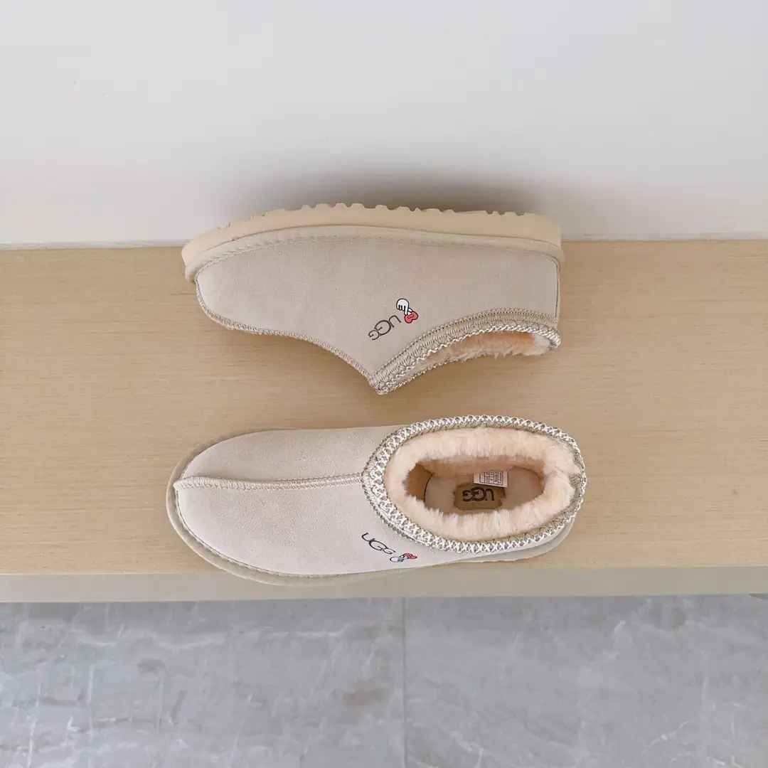 9475-52$-UGG gallery