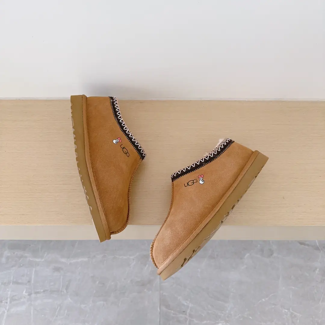 9475-52$-UGG gallery