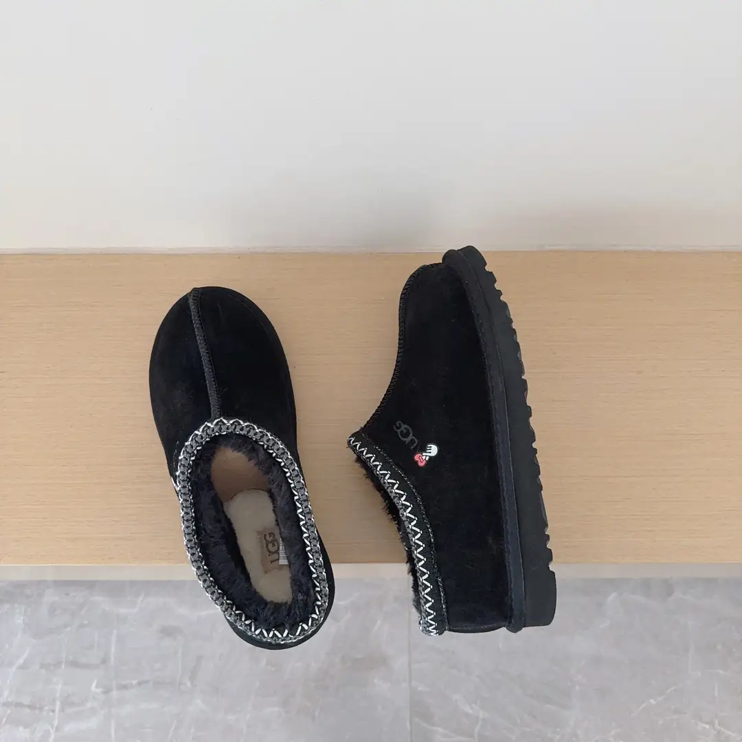 9475-52$-UGG gallery