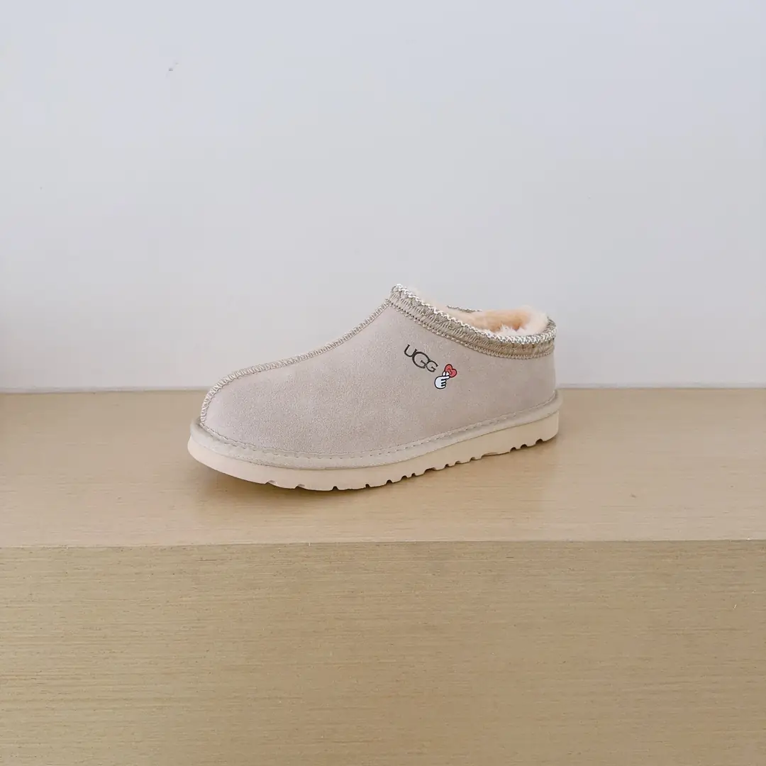 9475-52$-UGG gallery