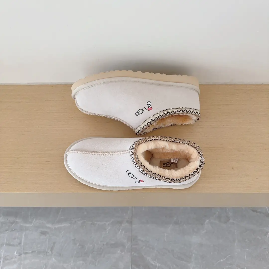 9475-52$-UGG gallery