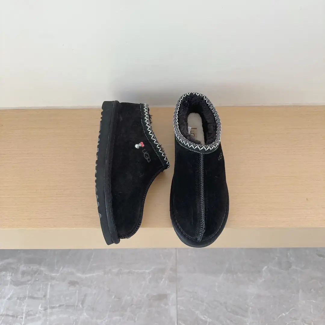 9475-52$-UGG gallery