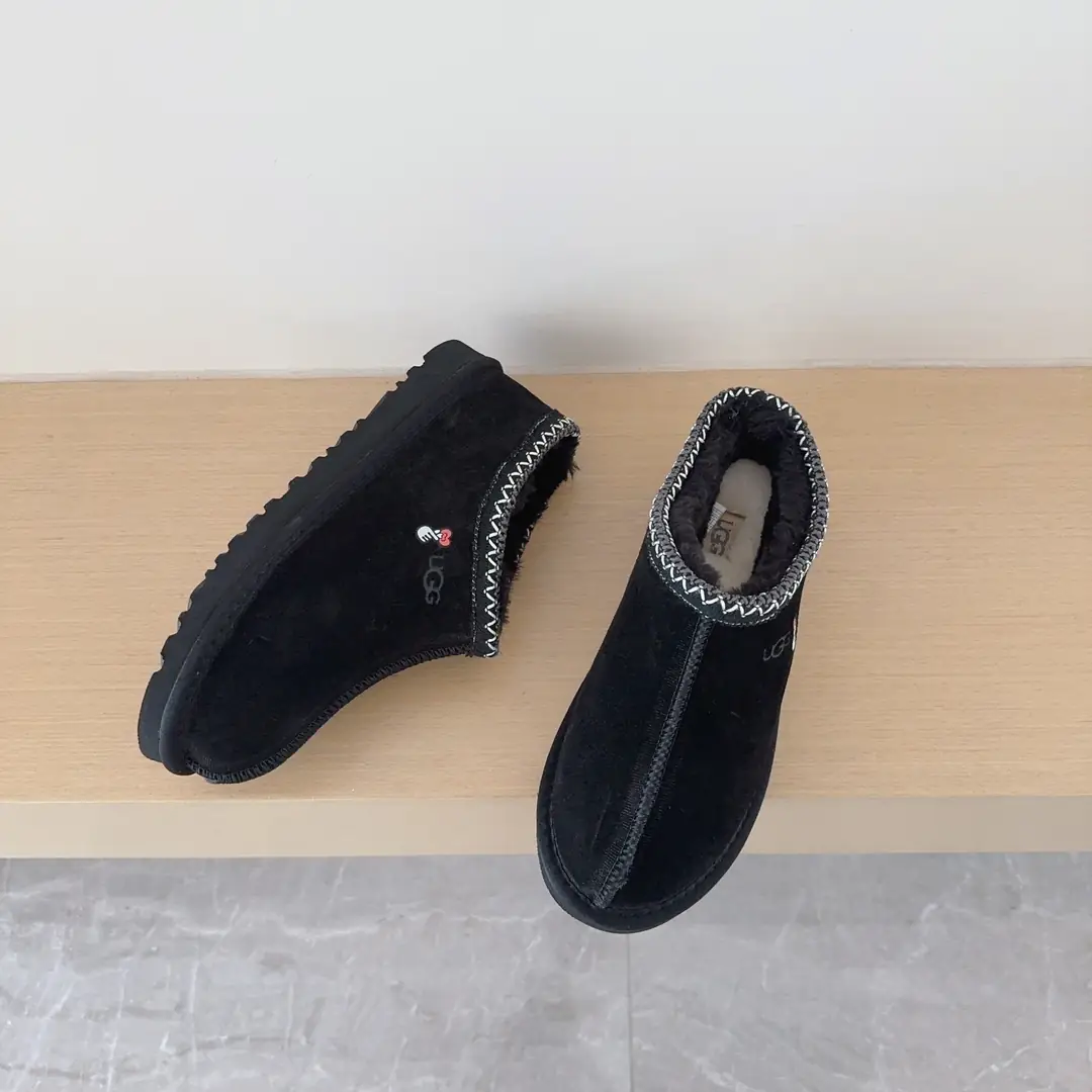 9475-52$-UGG gallery