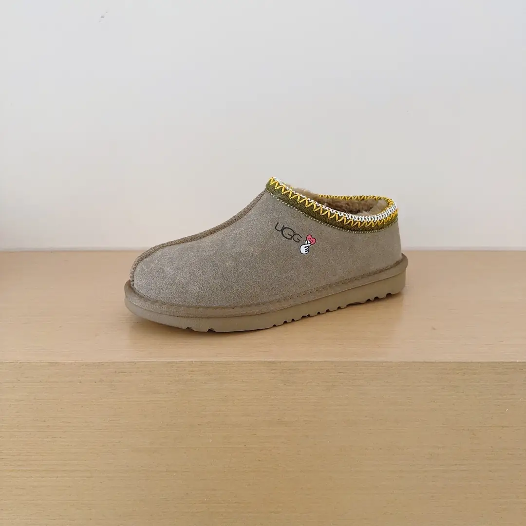 9475-52$-UGG gallery