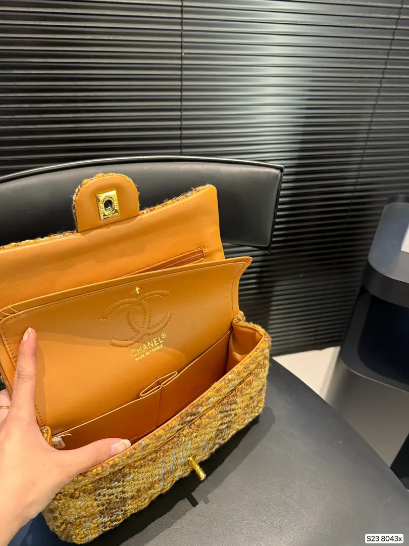 9485-67$-CHANEL gallery