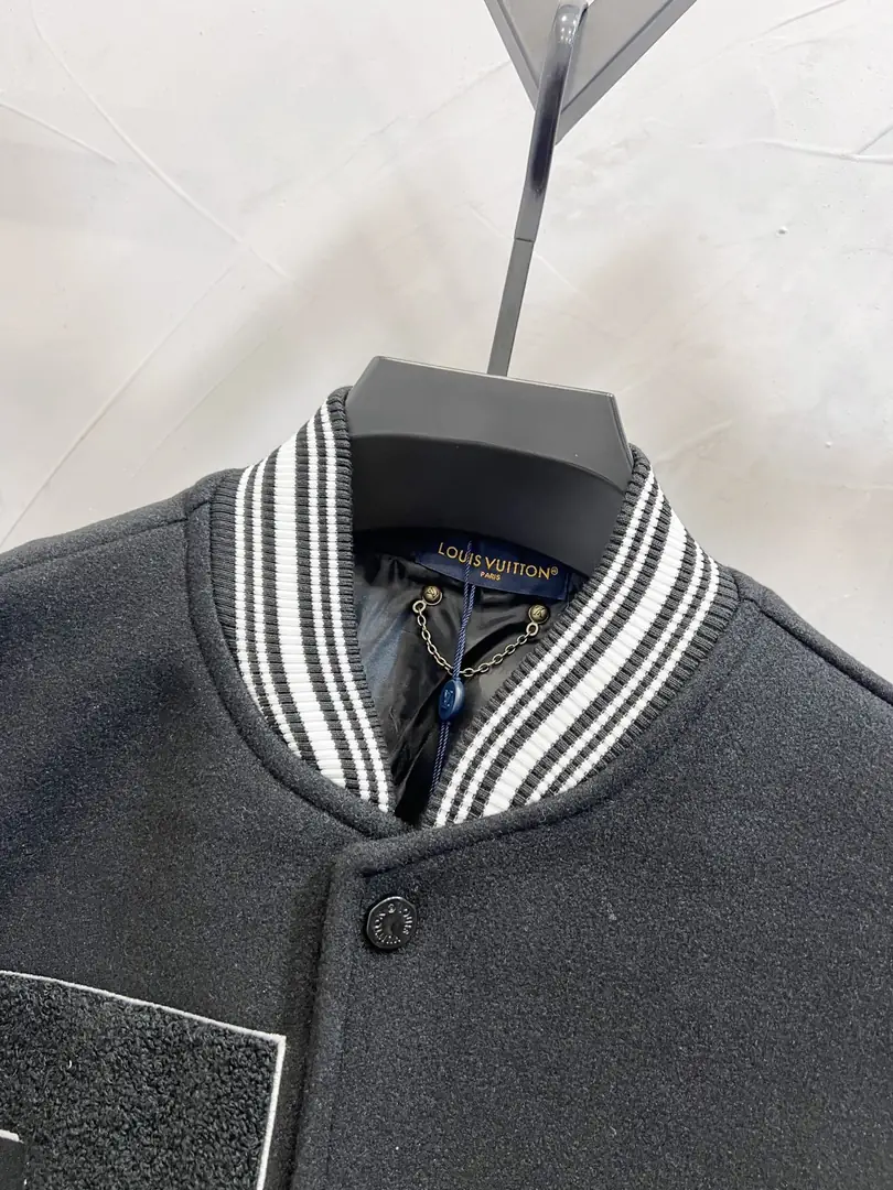 9566-75$-LV-Comes with dust bag gallery