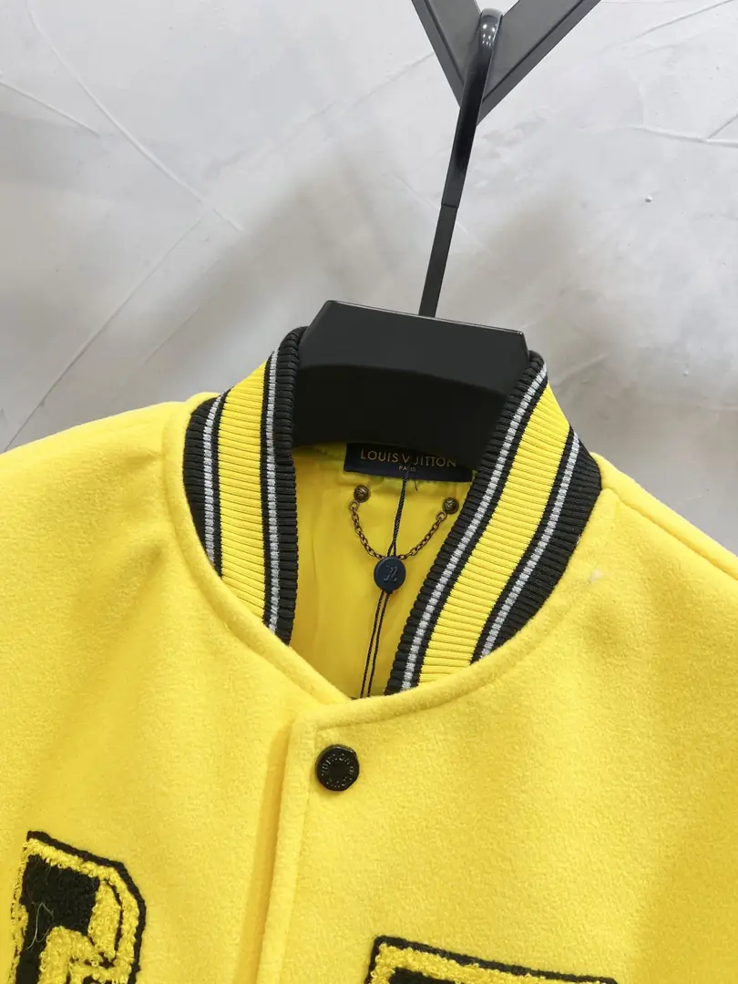 9566-75$-LV-Comes with dust bag gallery